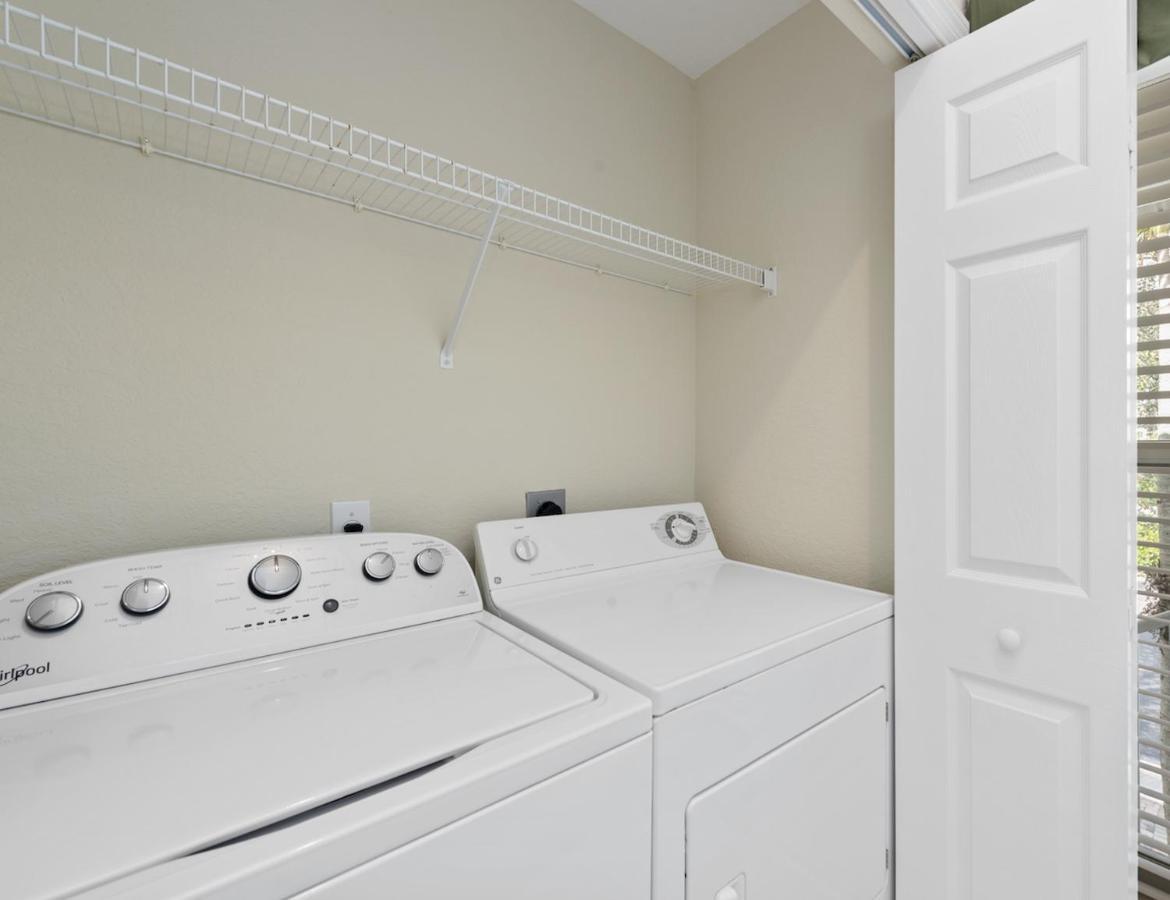 Lely Greenlinks Top Floor - On Golf Course, Minutes From Beaches, Downtown! Naples Exterior photo